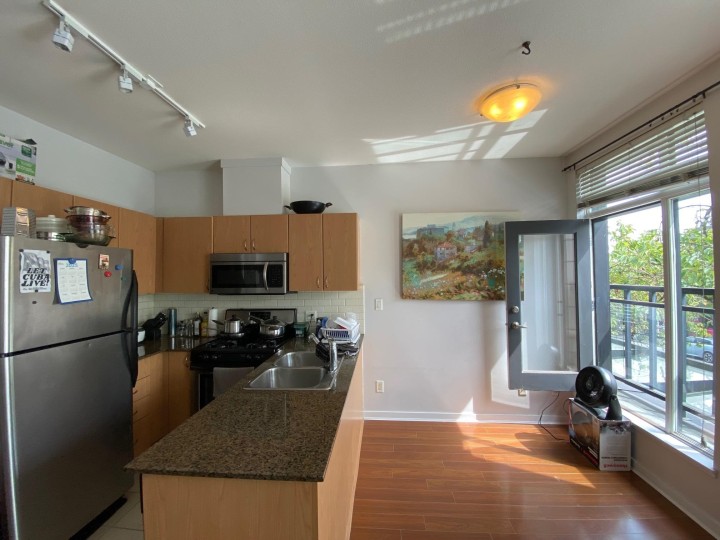 Photo 4 at 202 - 4479 W 10th Avenue, Point Grey, Vancouver West