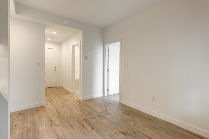 Photo 11 at 517 - 3594 Malsum Drive, Roche Point, North Vancouver