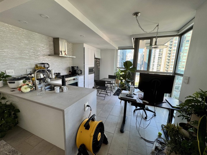 Photo 4 at 1503 - 928 Richards Street, Yaletown, Vancouver West