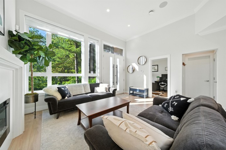 Photo 4 at 870 Browning Place, Blueridge NV, North Vancouver