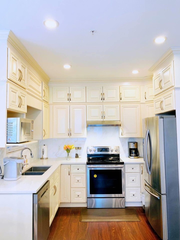 Photo 5 at 6451 Beatrice Street, Killarney VE, Vancouver East