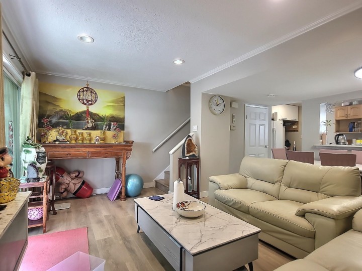 Photo 6 at 6878 Arlington Street, Killarney VE, Vancouver East