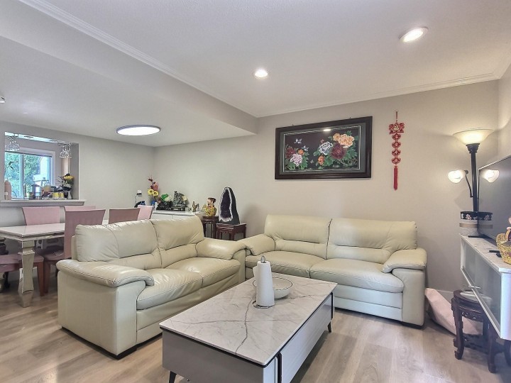 Photo 5 at 6878 Arlington Street, Killarney VE, Vancouver East