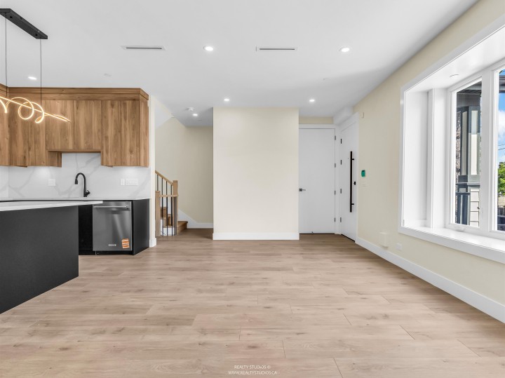 Photo 7 at 1 - 5221 Clarendon Street, Collingwood VE, Vancouver East