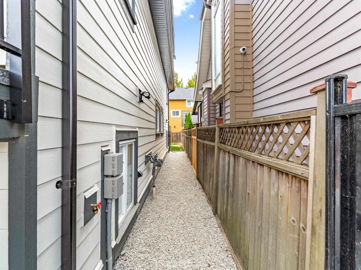 Photo 32 at 1 - 5221 Clarendon Street, Collingwood VE, Vancouver East