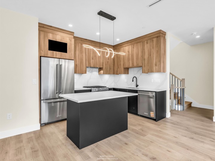 Photo 9 at 1 - 5221 Clarendon Street, Collingwood VE, Vancouver East