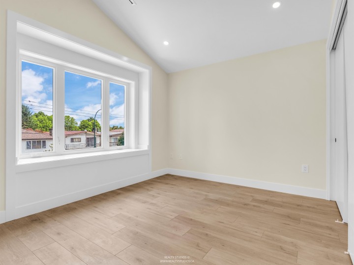 Photo 14 at 1 - 5221 Clarendon Street, Collingwood VE, Vancouver East