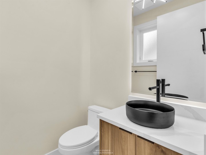 Photo 11 at 1 - 5221 Clarendon Street, Collingwood VE, Vancouver East