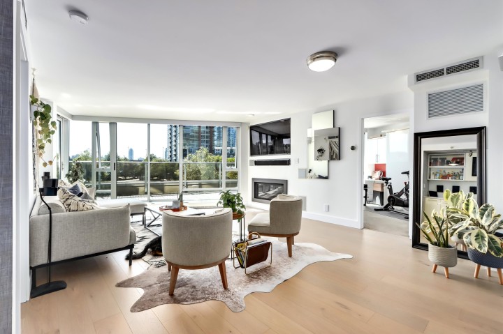 Photo 2 at 303 - 8 Smithe Mews, Yaletown, Vancouver West