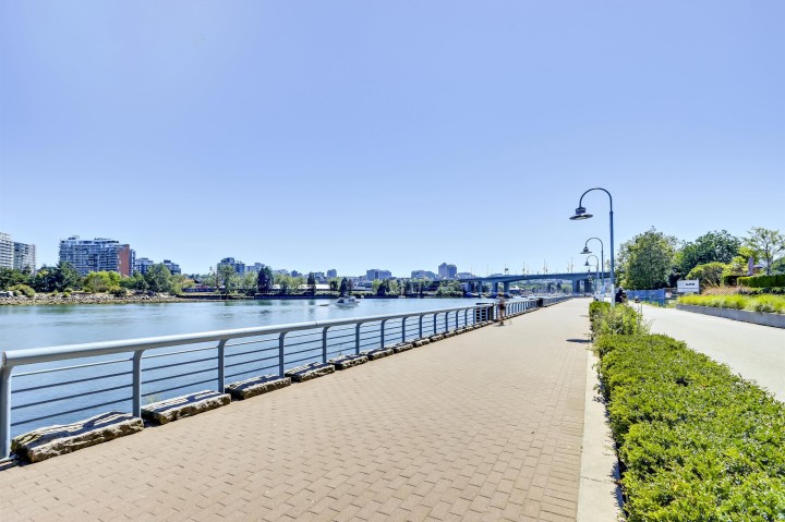 Photo 26 at 303 - 8 Smithe Mews, Yaletown, Vancouver West