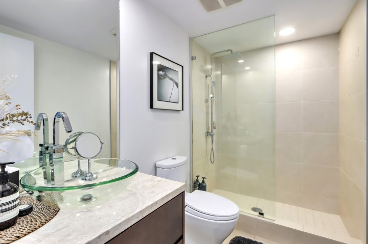 Photo 22 at 303 - 8 Smithe Mews, Yaletown, Vancouver West