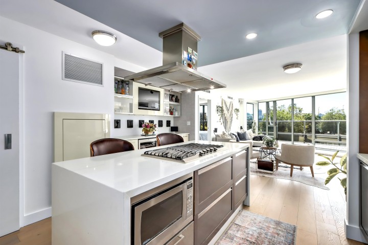 Photo 9 at 303 - 8 Smithe Mews, Yaletown, Vancouver West