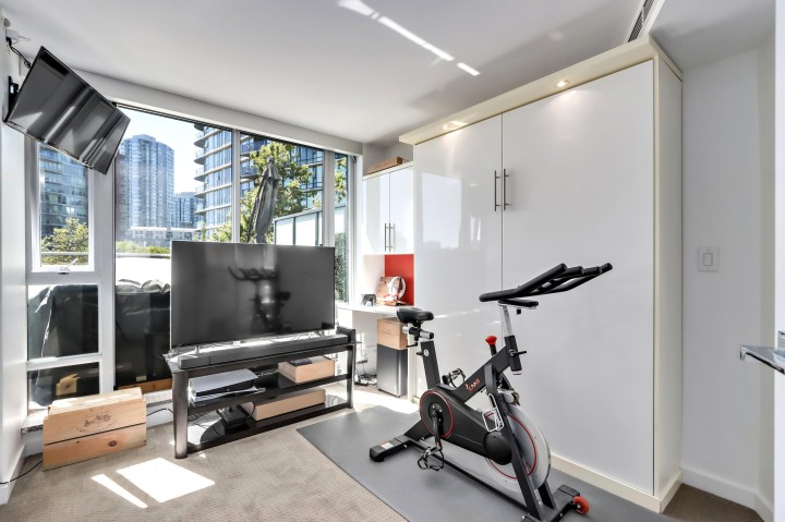 Photo 19 at 303 - 8 Smithe Mews, Yaletown, Vancouver West