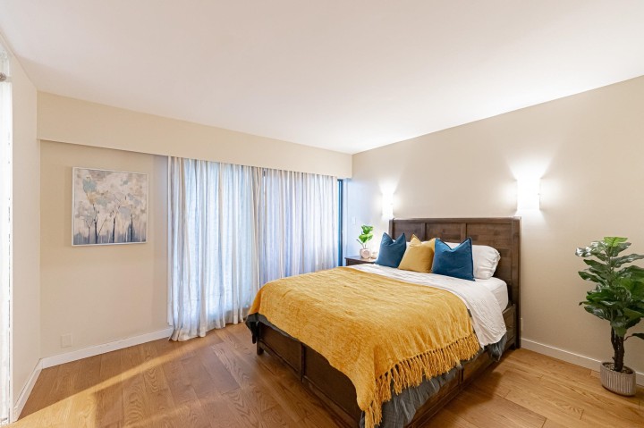 Photo 16 at 5 - 1786 Esquimalt Avenue, Ambleside, West Vancouver