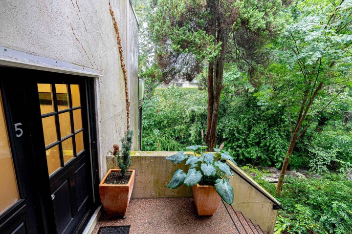 Photo 32 at 5 - 1786 Esquimalt Avenue, Ambleside, West Vancouver