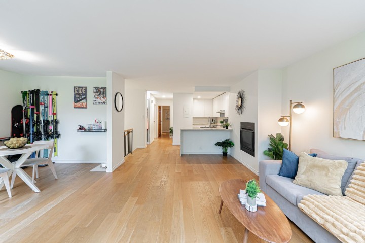 Photo 5 at 5 - 1786 Esquimalt Avenue, Ambleside, West Vancouver