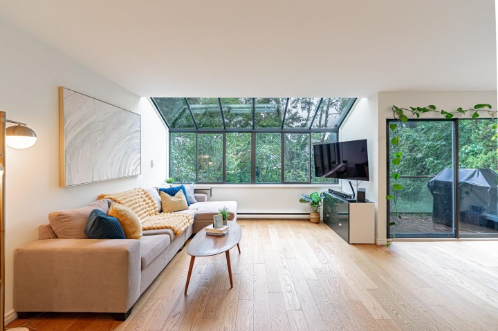 Photo 10 at 5 - 1786 Esquimalt Avenue, Ambleside, West Vancouver