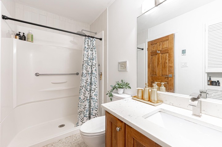 Photo 19 at 5 - 1786 Esquimalt Avenue, Ambleside, West Vancouver