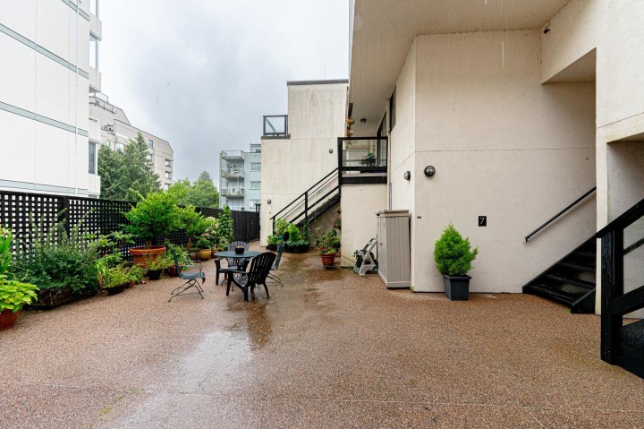 Photo 35 at 5 - 1786 Esquimalt Avenue, Ambleside, West Vancouver