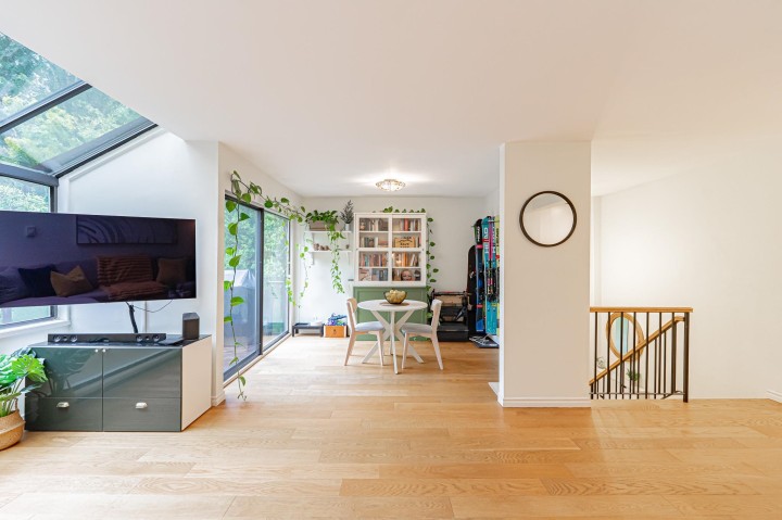 Photo 21 at 5 - 1786 Esquimalt Avenue, Ambleside, West Vancouver