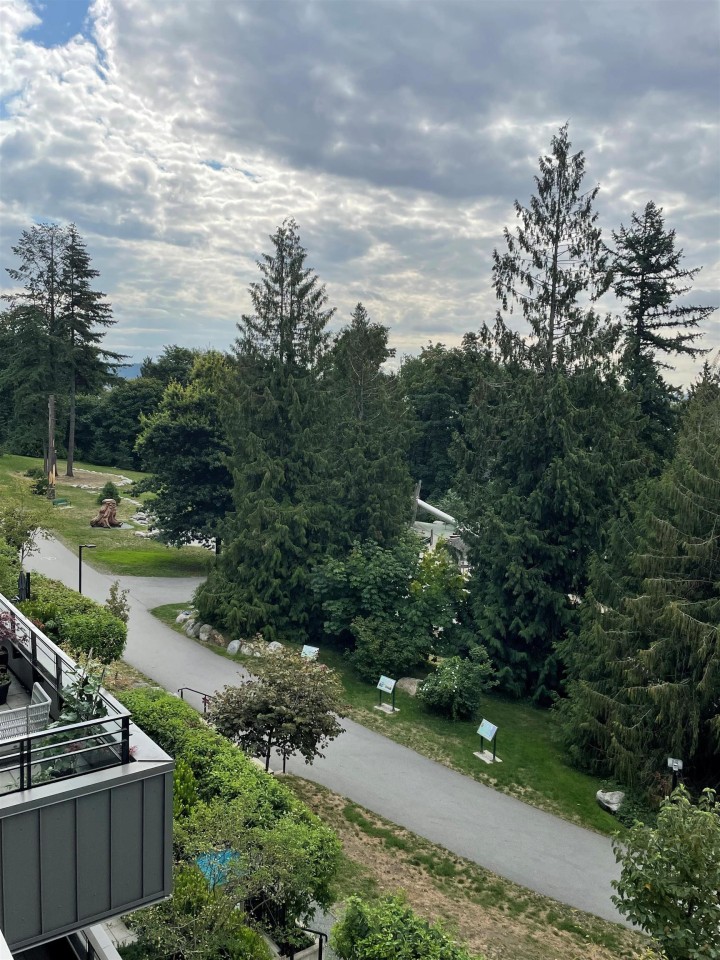 Photo 4 at 308 - 707 E 3rd Street, Queensbury, North Vancouver