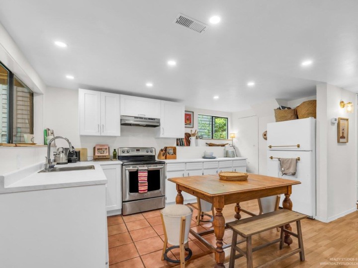 Photo 6 at 1706 Deep Cove Road, Deep Cove, North Vancouver