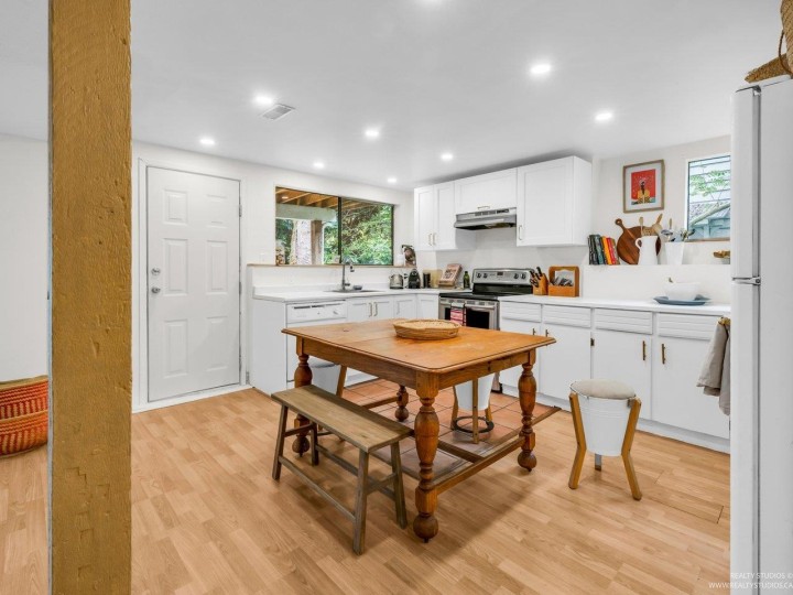 Photo 7 at 1706 Deep Cove Road, Deep Cove, North Vancouver