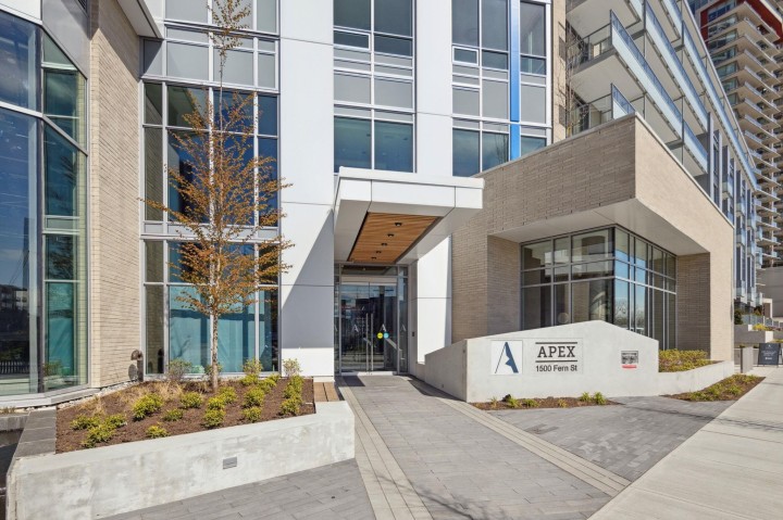 Photo 2 at 805 - 1500 Fern Street, Lynnmour, North Vancouver