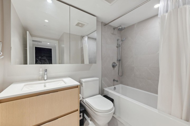 Photo 13 at 805 - 1500 Fern Street, Lynnmour, North Vancouver