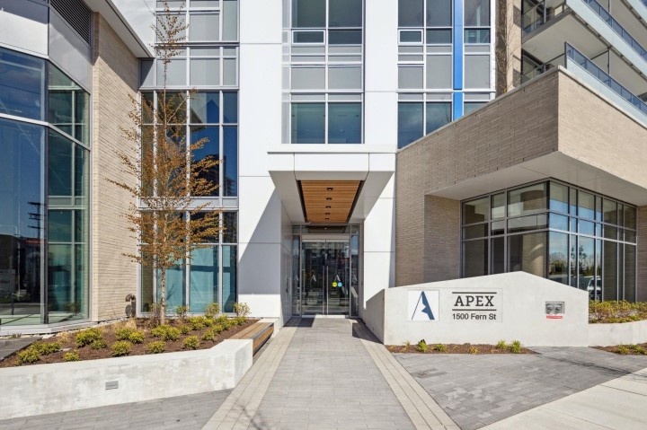 Photo 3 at 805 - 1500 Fern Street, Lynnmour, North Vancouver