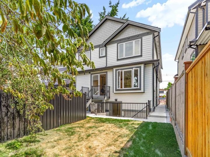 Photo 1 at 2 - 5221 Clarendon Street, Collingwood VE, Vancouver East