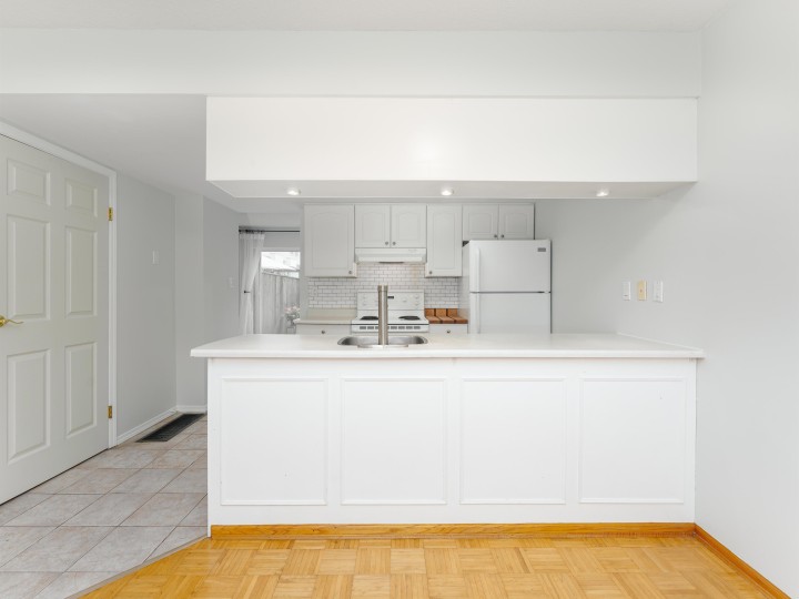 Photo 7 at 5 - 3554 E 49th Avenue, Killarney VE, Vancouver East