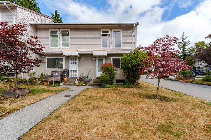 Photo 1 at 5 - 3554 E 49th Avenue, Killarney VE, Vancouver East