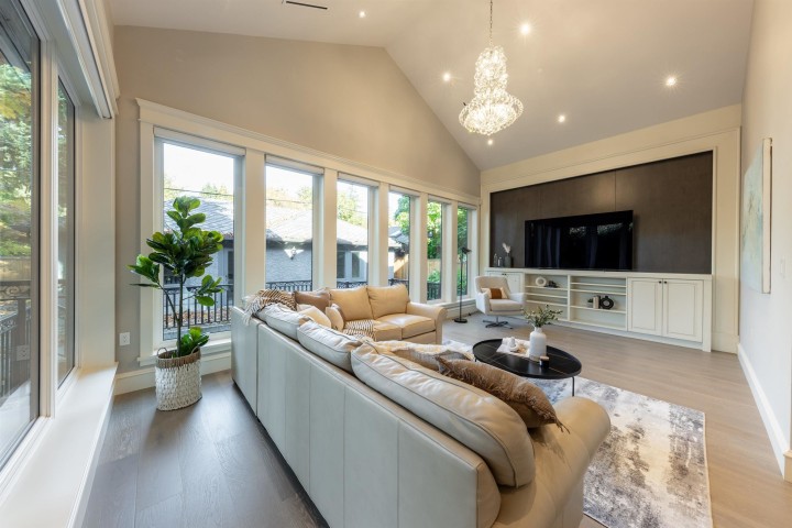 Photo 9 at 3981 W 35th Avenue, Dunbar, Vancouver West