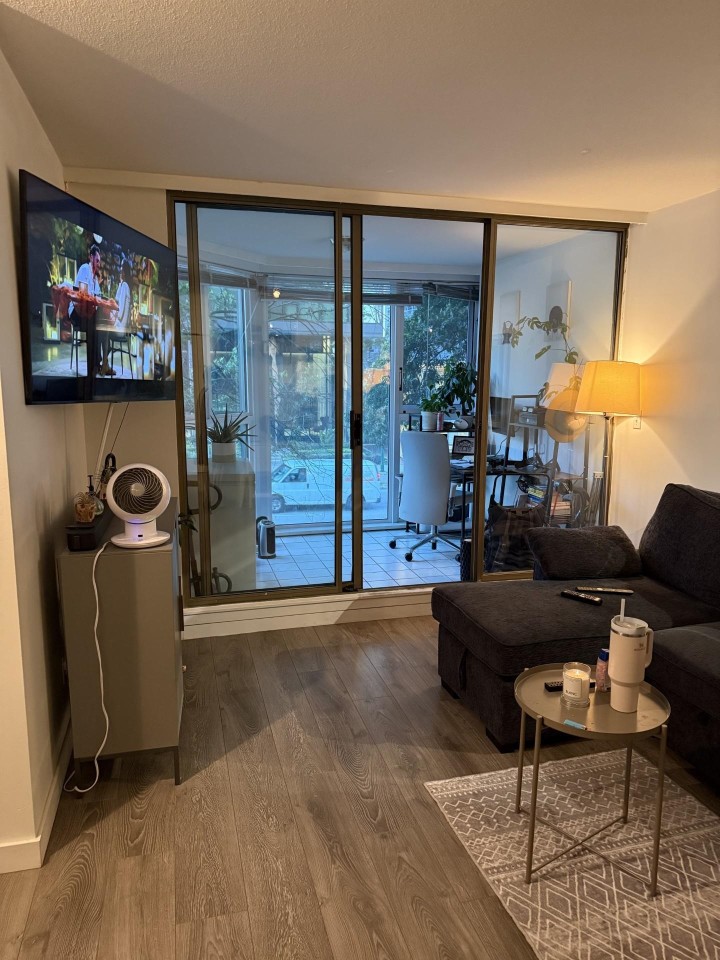 Photo 1 at 305 - 888 Pacific Avenue, Yaletown, Vancouver West