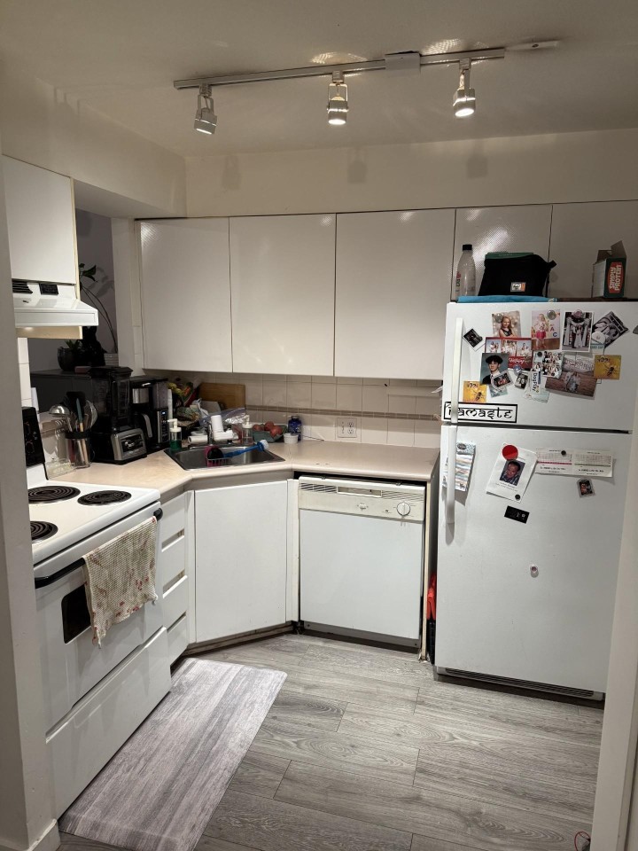 Photo 8 at 305 - 888 Pacific Avenue, Yaletown, Vancouver West