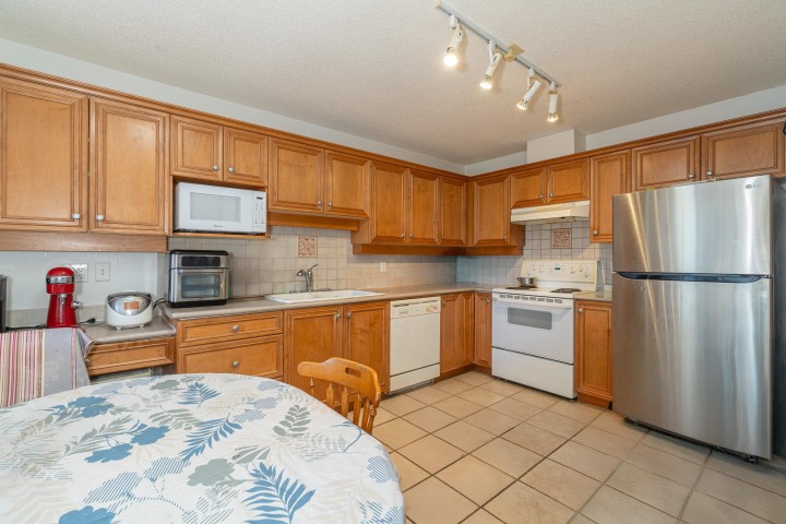 Photo 10 at 707 - 5639 Hampton Place, University VW, Vancouver West