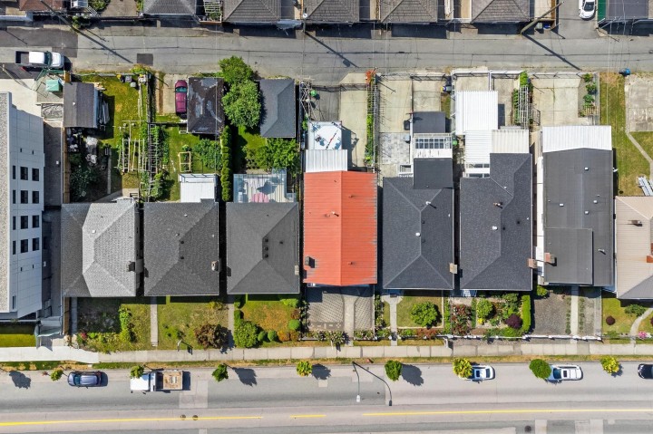 Photo 4 at 2386 E 33rd Avenue, Collingwood VE, Vancouver East