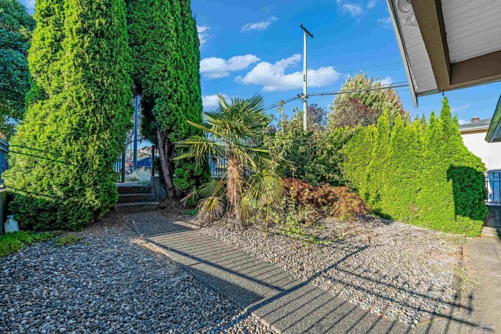 Photo 22 at 180 E 62nd Avenue, South Vancouver, Vancouver East