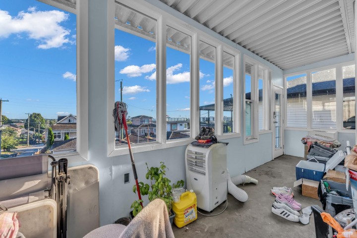 Photo 21 at 180 E 62nd Avenue, South Vancouver, Vancouver East