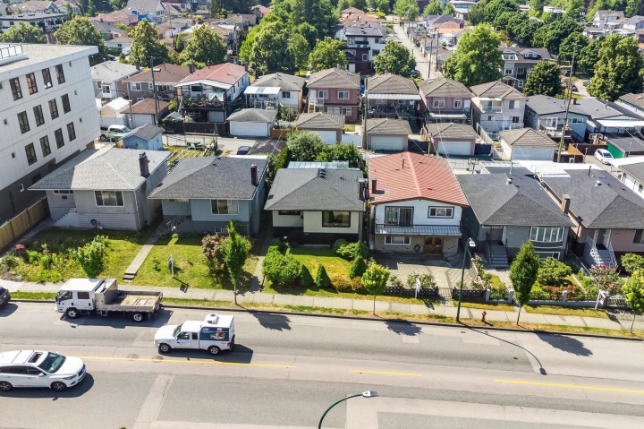 Photo 6 at 2380 E 33rd Avenue, Collingwood VE, Vancouver East