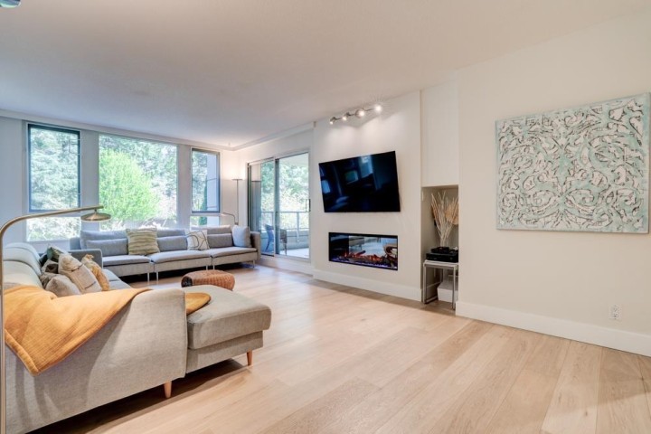 Photo 6 at 301 - 5775 Hampton Place, University VW, Vancouver West