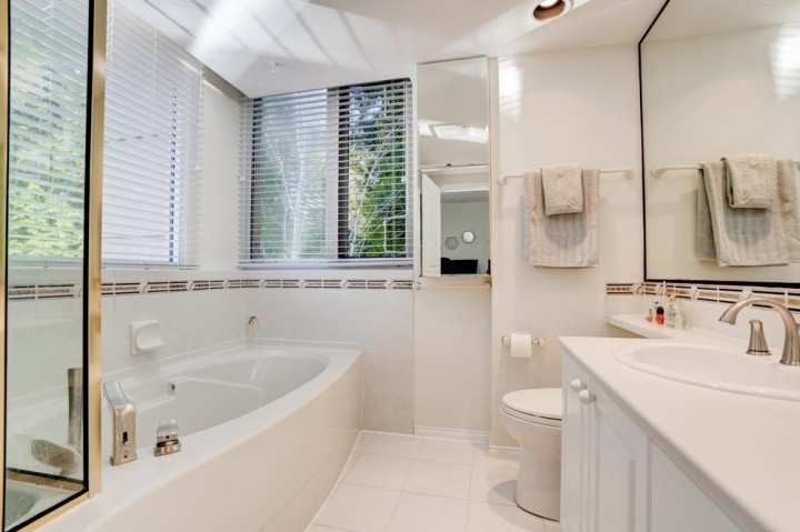 Photo 20 at 301 - 5775 Hampton Place, University VW, Vancouver West