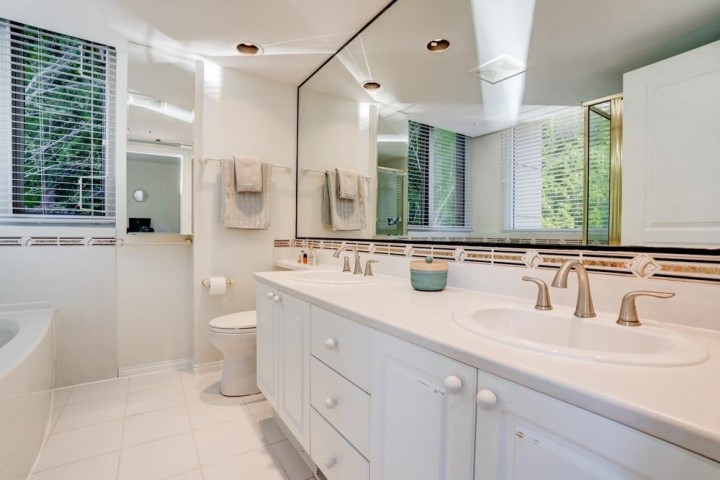 Photo 19 at 301 - 5775 Hampton Place, University VW, Vancouver West