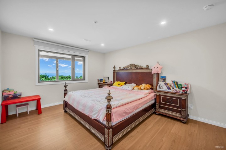 Photo 33 at 2662 Chelsea Place, Chelsea Park, West Vancouver