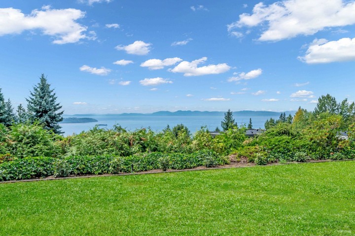 Photo 37 at 2662 Chelsea Place, Chelsea Park, West Vancouver