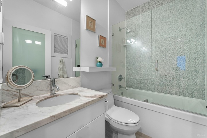 Photo 23 at 4061 St. Pauls Avenue, Upper Lonsdale, North Vancouver