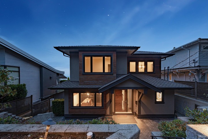 Photo 2 at 4061 St. Pauls Avenue, Upper Lonsdale, North Vancouver