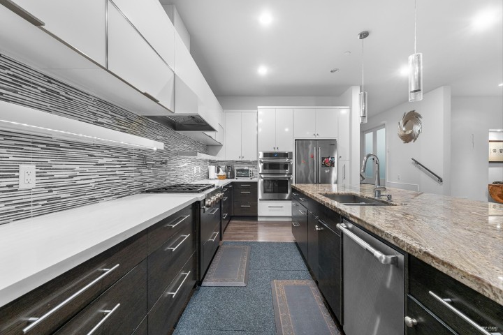 Photo 12 at 4061 St. Pauls Avenue, Upper Lonsdale, North Vancouver