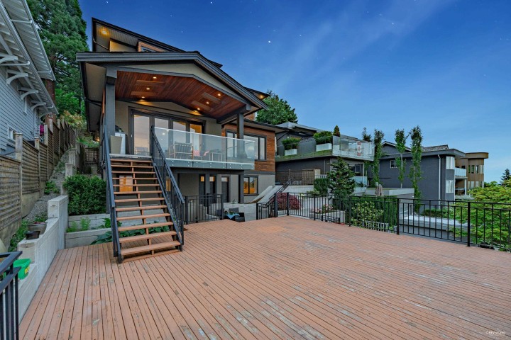 Photo 38 at 4061 St. Pauls Avenue, Upper Lonsdale, North Vancouver